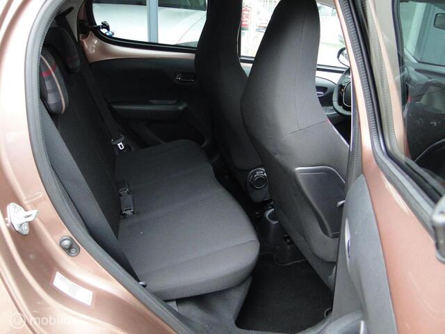 Peugeot 108 1.2 VTi Allure, benzine, schakel, 98.365 km