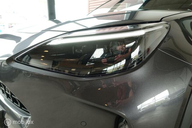 Toyota Yaris Cross HYBRID 130 Dynamic + Comfort Pack - RIJKLAARPRIJS