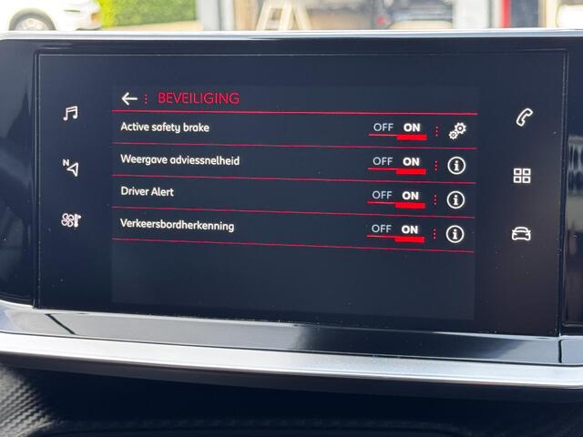 Peugeot 2008 1.2 PT Allure | 130 PK | Trekhaak | Navigatie | NL-Auto | Parkeersensoren | Climate Control |