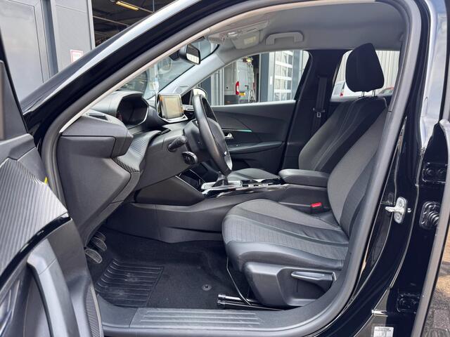 Peugeot 2008 1.2 PT Allure | 130 PK | Trekhaak | Navigatie | NL-Auto | Parkeersensoren | Climate Control |