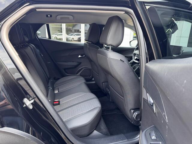 Peugeot 2008 1.2 PT Allure | 130 PK | Trekhaak | Navigatie | NL-Auto | Parkeersensoren | Climate Control |