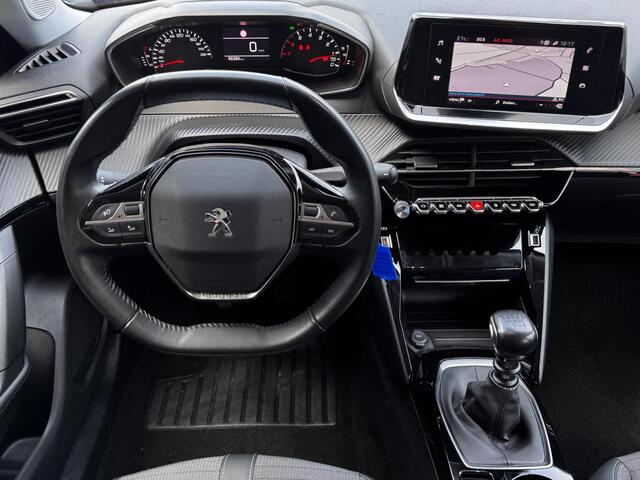 Peugeot 2008 1.2 PT Allure | 130 PK | Trekhaak | Navigatie | NL-Auto | Parkeersensoren | Climate Control |