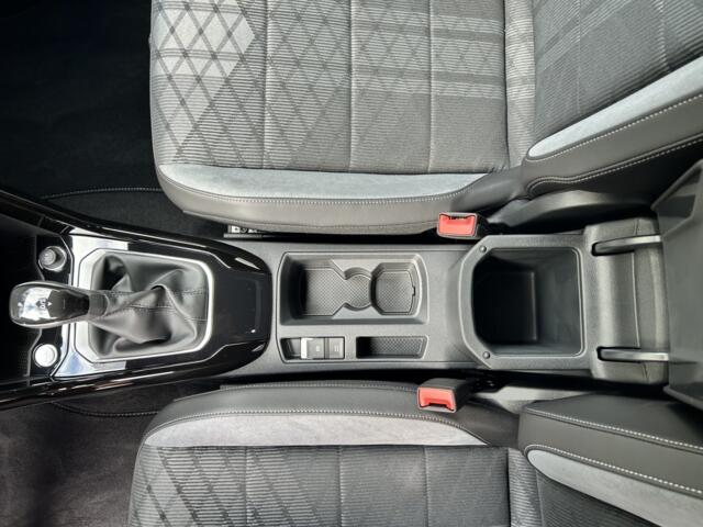 Volkswagen T-ROC R-Line-1,5 TSI-DSG Automaat-Trekhaak