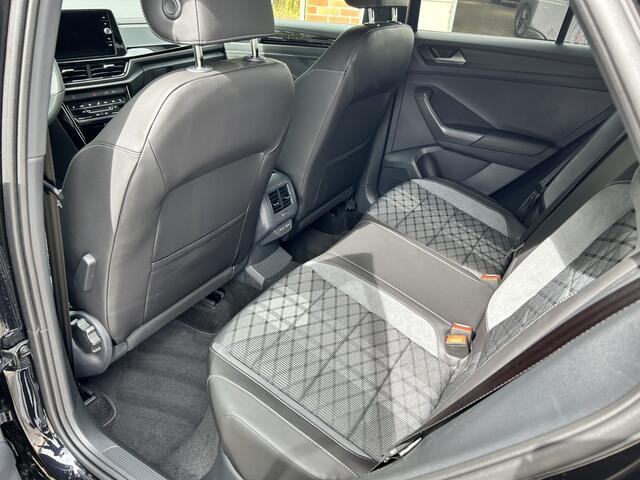 Volkswagen T-ROC R-Line-1,5 TSI-DSG Automaat-Trekhaak