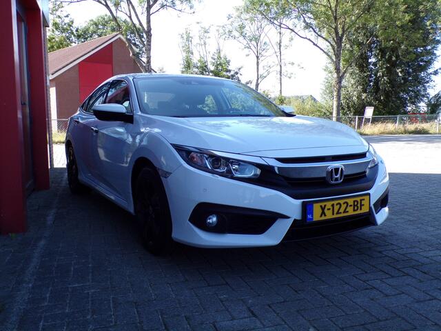 Honda Civic 1.5 i-VTEC Elegance Navi PDC Camera Bomvol