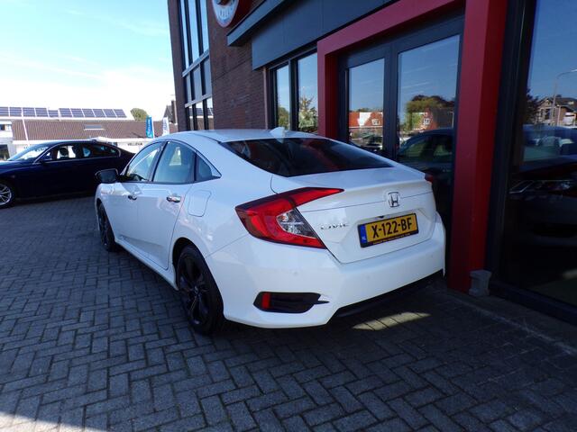 Honda Civic 1.5 i-VTEC Elegance Navi PDC Camera Bomvol