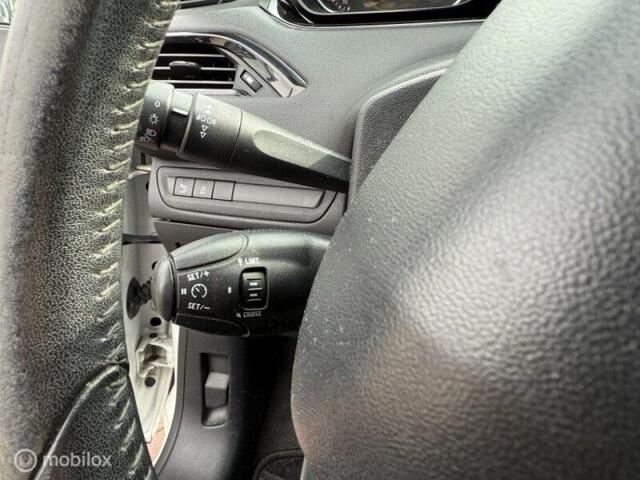 Peugeot 208 1.2 VTi Urban Soul
