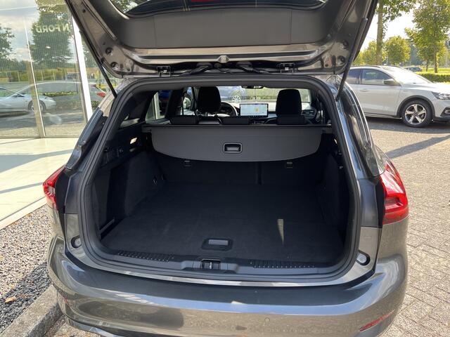 Ford Focus Wagon 1.0 EcoBoost Hybrid ST Line 125pk/92kW 6-bak | Driver Assistance Pack | Winter Pack | Adapt. Cruise | BLIS | Camera |