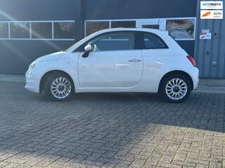 Fiat 500 1.2 Lounge met panorama dak, heeft nog maar 57147 kilometer gelopen. Hij ziet er keurig netjes uit.