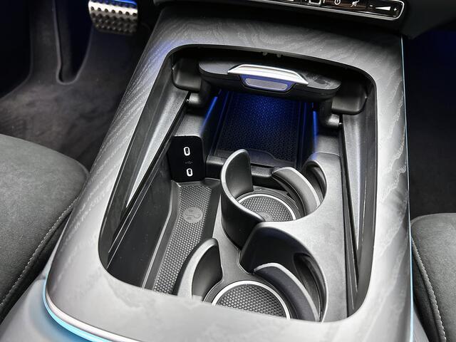 Mercedes-Benz E-Klasse 300 e Sport Edition | Premium pakket | Nightpakket | MBUX Superscreen | Adaptieve Cruise Control | Burmester� 4D surround sound system | 20 i