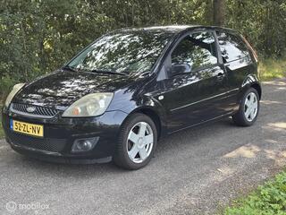 FORD FIESTA 1.3-8V | Trekhaak | Sportief | 2 sets wielen
