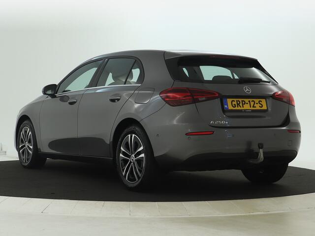 Mercedes-Benz A-Klasse 250 e Star Edition | Trekhaak | Dodehoekassistent | Parkeerpakket met Camera | Stoelverwarming | Inclusief 24 maanden MB Certified garantie v