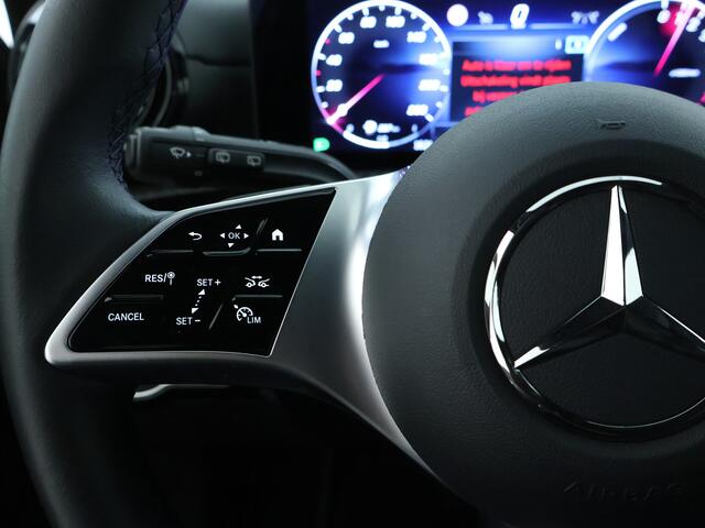 Mercedes-Benz A-Klasse 250 e Star Edition | Trekhaak | Dodehoekassistent | Parkeerpakket met Camera | Stoelverwarming | Inclusief 24 maanden MB Certified garantie v