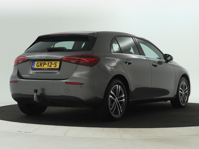 Mercedes-Benz A-Klasse 250 e Star Edition | Trekhaak | Dodehoekassistent | Parkeerpakket met Camera | Stoelverwarming | Inclusief 24 maanden MB Certified garantie v