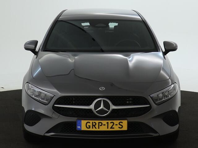 Mercedes-Benz A-Klasse 250 e Star Edition | Trekhaak | Dodehoekassistent | Parkeerpakket met Camera | Stoelverwarming | Inclusief 24 maanden MB Certified garantie v