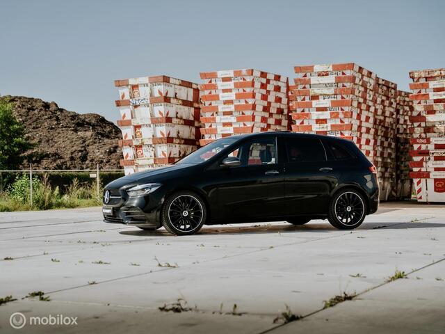 Mercedes-Benz B-Klasse 180 AMG Line |Pano |Memory |Stoelkoeling