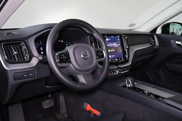 Volvo XC60 T6 Recharge AWD Plus Dark - Panorama/schuifdak - IntelliSafe Assist & Surround - 360� camera - Verwarmde voorstoelen, stuur & achterbank - Parkee