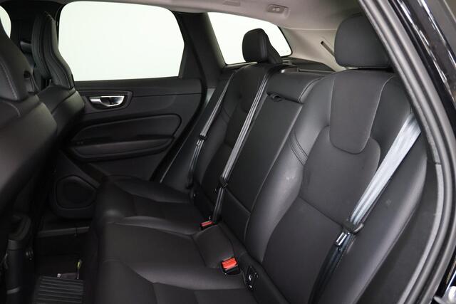 Volvo XC60 T6 Recharge AWD Plus Dark - Panorama/schuifdak - IntelliSafe Assist & Surround - 360� camera - Verwarmde voorstoelen, stuur & achterbank - Parkee