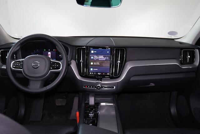 Volvo XC60 T6 Recharge AWD Plus Dark - Panorama/schuifdak - IntelliSafe Assist & Surround - 360� camera - Verwarmde voorstoelen, stuur & achterbank - Parkee