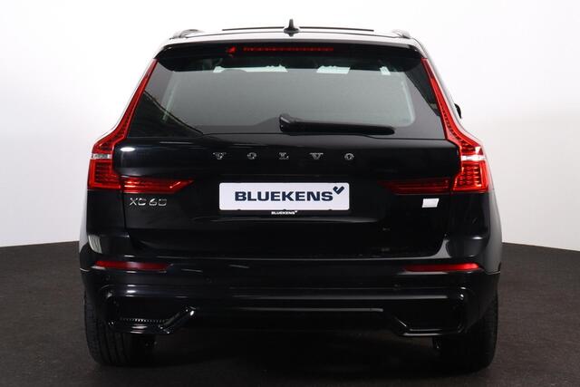 Volvo XC60 T6 Recharge AWD Plus Dark - Panorama/schuifdak - IntelliSafe Assist & Surround - 360� camera - Verwarmde voorstoelen, stuur & achterbank - Parkee