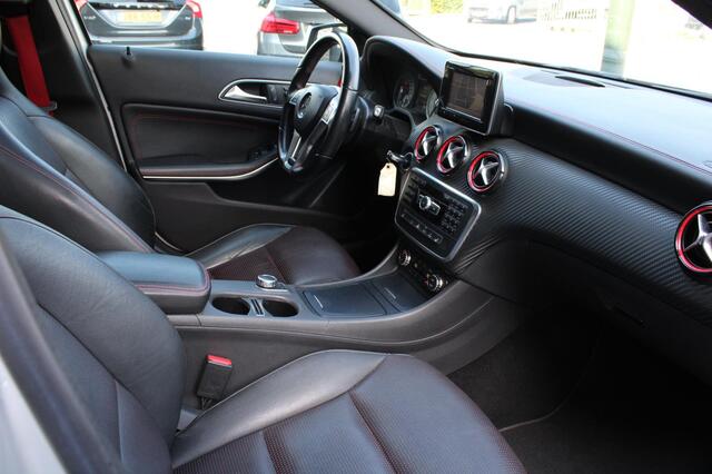 Mercedes-Benz A-Klasse 250 AMG Sport l Panorama l Xenon l LED l Camera l