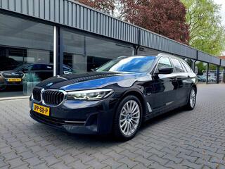 BMW 5-SERIE Touring 520e Leer Navi Electrisch verstelbare stoel Achteruitrij camera Stoelverwarming Electrische achterklep