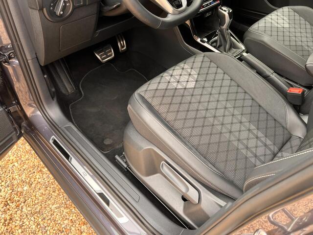Volkswagen T-Cross 1.5 TSI R-Line Edition Navigatie & Camera & Winterpakket
