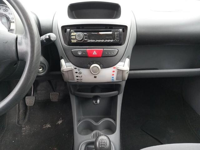 Peugeot 107 1.0-12V XR