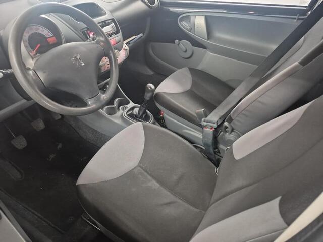 Peugeot 107 1.0-12V XR