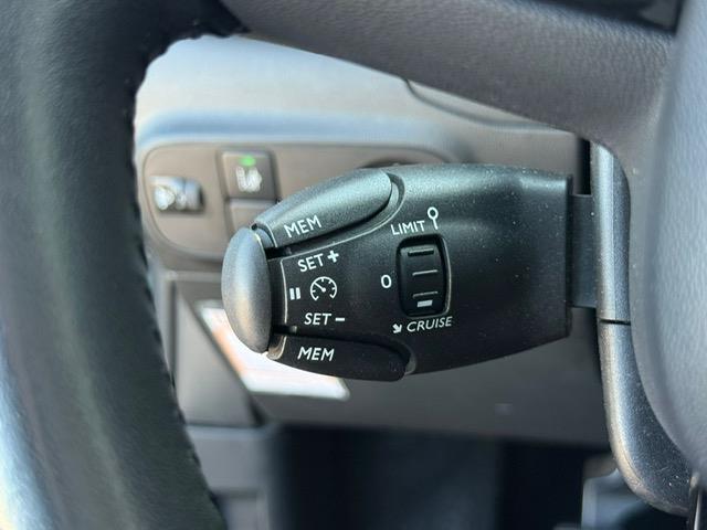 Citroen C3 1.2 PureTech Shine/NAVI/CAR PLAY/PRIVACY GLASS/PDC/ZEER NETTE AUTO/APK 06-2027//