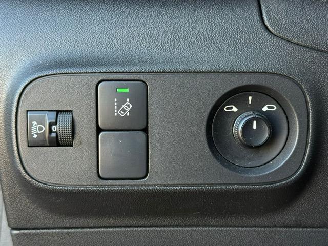 Citroen C3 1.2 PureTech Shine/NAVI/CAR PLAY/PRIVACY GLASS/PDC/ZEER NETTE AUTO/APK 06-2027//