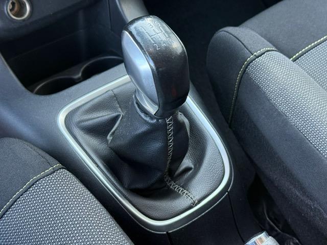 Citroen C3 1.2 PureTech Shine/NAVI/CAR PLAY/PRIVACY GLASS/PDC/ZEER NETTE AUTO/APK 06-2027//