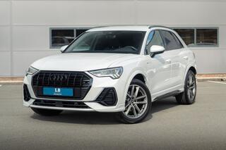 Audi Q3 35 TFSI, S-line, Black, Keyless, ambiance, LED