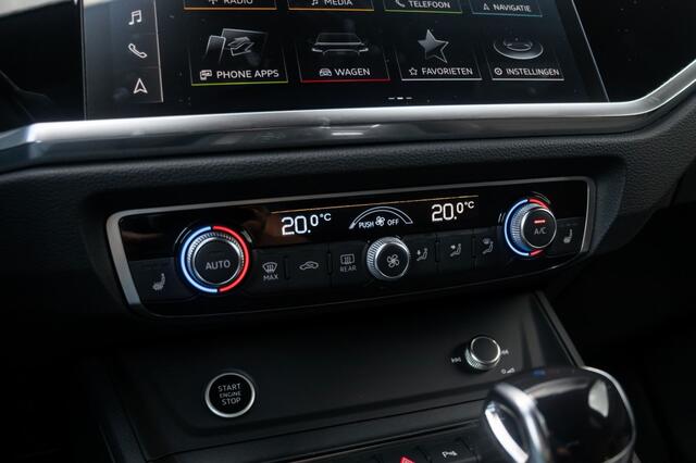 Audi Q3 35 TFSI, S-line, Black, Keyless, ambiance, LED