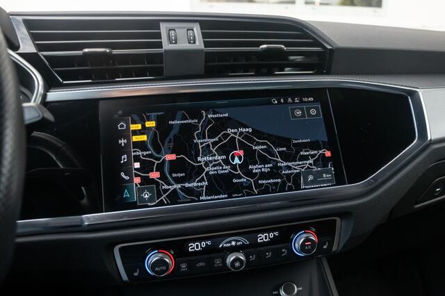 Audi Q3 35 TFSI, S-line, Black, Keyless, ambiance, LED