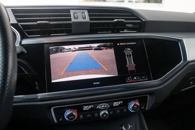Audi Q3 35 TFSI, S-line, Black, Keyless, ambiance, LED