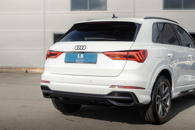Audi Q3 35 TFSI, S-line, Black, Keyless, ambiance, LED