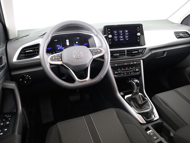 Volkswagen T-ROC Life Edition 1.5 110 kW / 150 pk TSI SUV 7 versn. | Verlengde garantie | Private lease vanaf ¤ 699,- pm | Navigatie via App | Parkeersensoren Pa