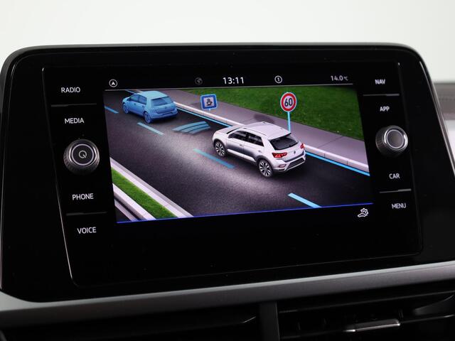 Volkswagen T-ROC Life Edition 1.5 110 kW / 150 pk TSI SUV 7 versn. | Verlengde garantie | Private lease vanaf ¤ 699,- pm | Navigatie via App | Parkeersensoren Pa