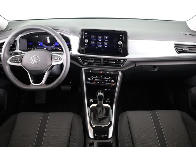 Volkswagen T-ROC Life Edition 1.5 110 kW / 150 pk TSI SUV 7 versn. | Verlengde garantie | Private lease vanaf ¤ 699,- pm | Navigatie via App | Parkeersensoren Pa