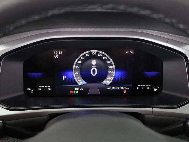 Volkswagen T-ROC Life Edition 1.5 110 kW / 150 pk TSI SUV 7 versn. | Verlengde garantie | Private lease vanaf ¤ 699,- pm | Navigatie via App | Parkeersensoren Pa