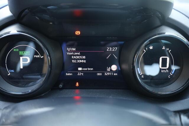 Toyota Yaris 1.5 Hybrid Executive PANO CARPLAY HALF-LEER STOEL/STUURVERW. CAMERA HUD CRUISE CLIMA DAB 2XPDC 17''LMV KEYLESS-ENTRY/START