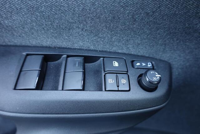 Toyota Yaris 1.5 Hybrid Executive PANO CARPLAY HALF-LEER STOEL/STUURVERW. CAMERA HUD CRUISE CLIMA DAB 2XPDC 17''LMV KEYLESS-ENTRY/START