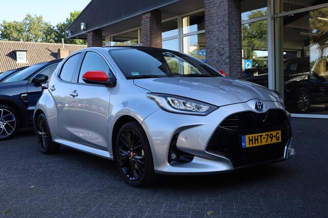 Toyota Yaris 1.5 Hybrid Executive PANO CARPLAY HALF-LEER STOEL/STUURVERW. CAMERA HUD CRUISE CLIMA DAB 2XPDC 17''LMV KEYLESS-ENTRY/START
