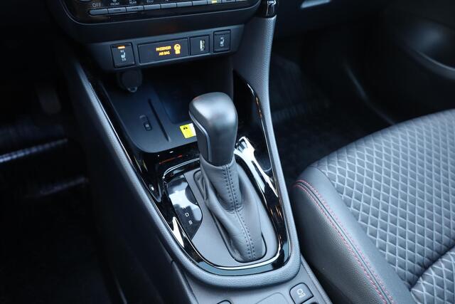 Toyota Yaris 1.5 Hybrid Executive PANO CARPLAY HALF-LEER STOEL/STUURVERW. CAMERA HUD CRUISE CLIMA DAB 2XPDC 17''LMV KEYLESS-ENTRY/START