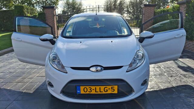 Ford Fiesta 1.6 Titanium ECC APK NAP  zie onze andere advertenties