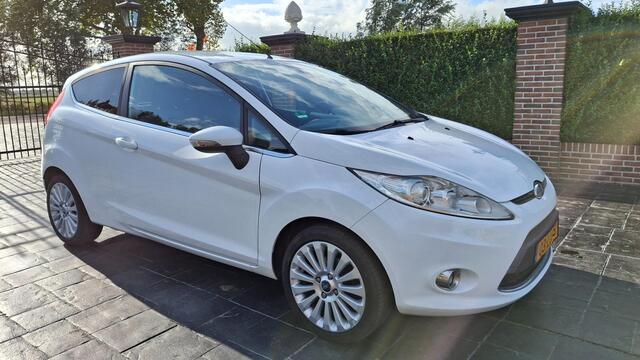Ford Fiesta 1.6 Titanium ECC APK NAP  zie onze andere advertenties