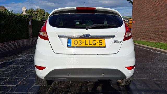 Ford Fiesta 1.6 Titanium ECC APK NAP  zie onze andere advertenties