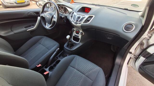 Ford Fiesta 1.6 Titanium ECC APK NAP  zie onze andere advertenties