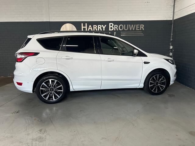 Ford Kuga 1.5 EcoBoost Vignale, pano,trekhaak,keyless,stuurverw,stoelverw.